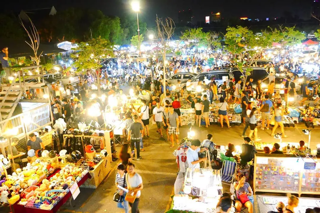 Quẩy hết m&igrave;nh tại 5 khu chợ đ&ecirc;m Đ&agrave; Nẵng nhộn nhịp kh&ocirc;ng bao giờ ngủ 10