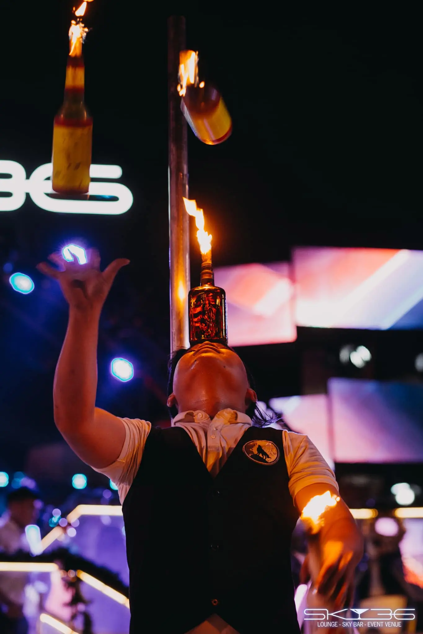Quẩy hết m&igrave;nh tại Sky Bar 36 &ndash; Tọa độ giải tr&iacute; cao nhất Việt Nam 6