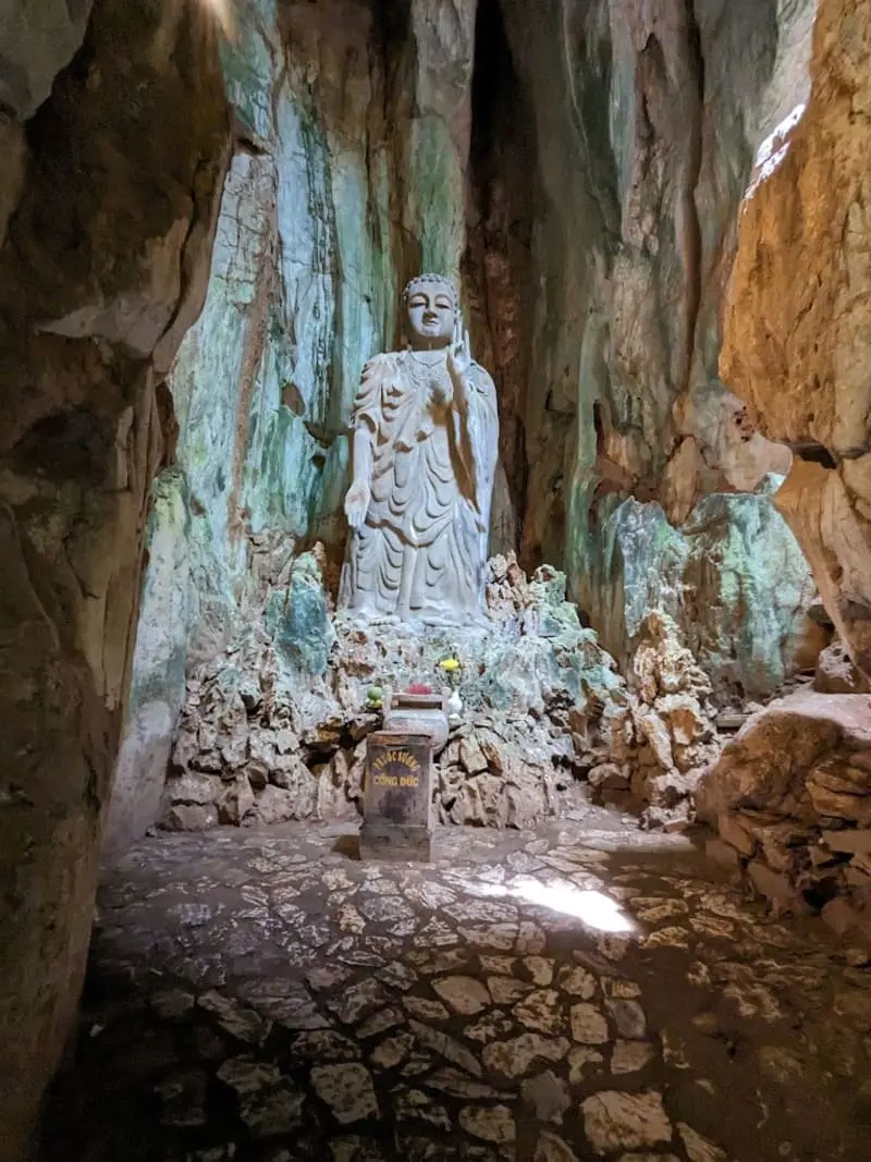Thăm ch&ugrave;a Linh Ứng Ngũ H&agrave;nh Sơn cổ nhất &ldquo;Tam Linh Ứng Tự&rdquo; 11
