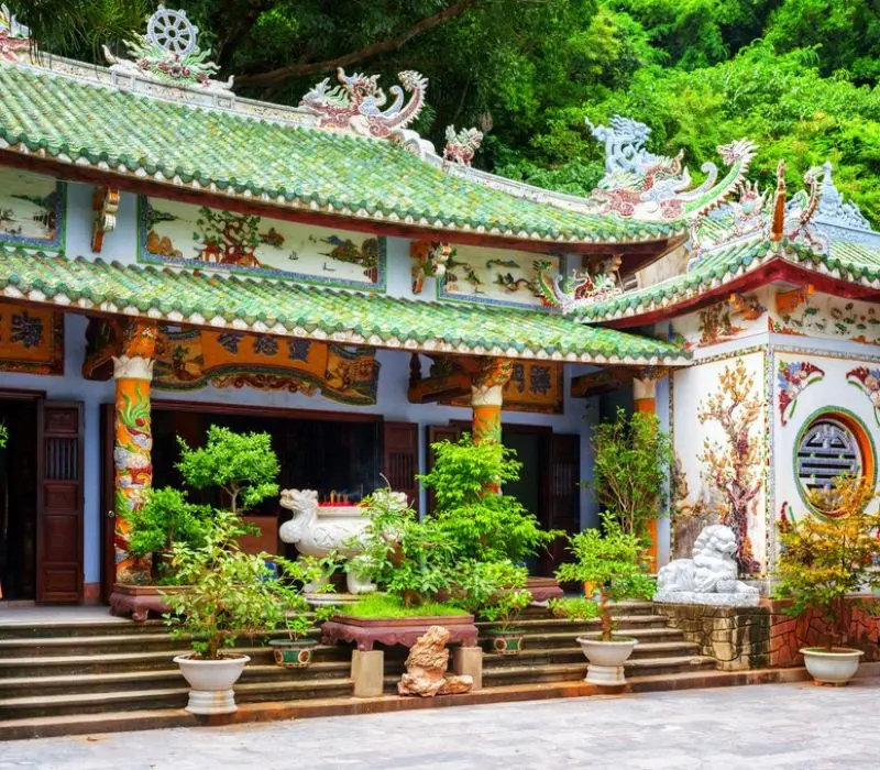 Top 14 ng&ocirc;i ch&ugrave;a Đ&agrave; Nẵng, c&otilde;i Phật linh thi&ecirc;ng giữa phố biển 4