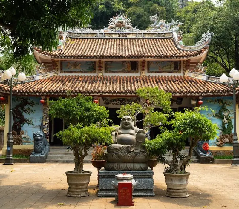 Top 14 ng&ocirc;i ch&ugrave;a Đ&agrave; Nẵng, c&otilde;i Phật linh thi&ecirc;ng giữa phố biển 7
