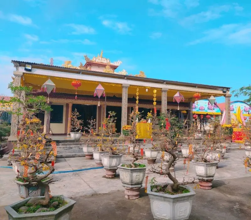 Top 14 ng&ocirc;i ch&ugrave;a Đ&agrave; Nẵng, c&otilde;i Phật linh thi&ecirc;ng giữa phố biển 14