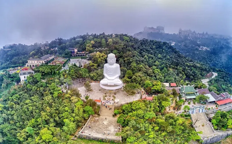 V&atilde;n cảnh 3 ng&ocirc;i ch&ugrave;a Linh Ứng Đ&agrave; Nẵng - Tam gi&aacute;c t&acirc;m linh của phố biển 12