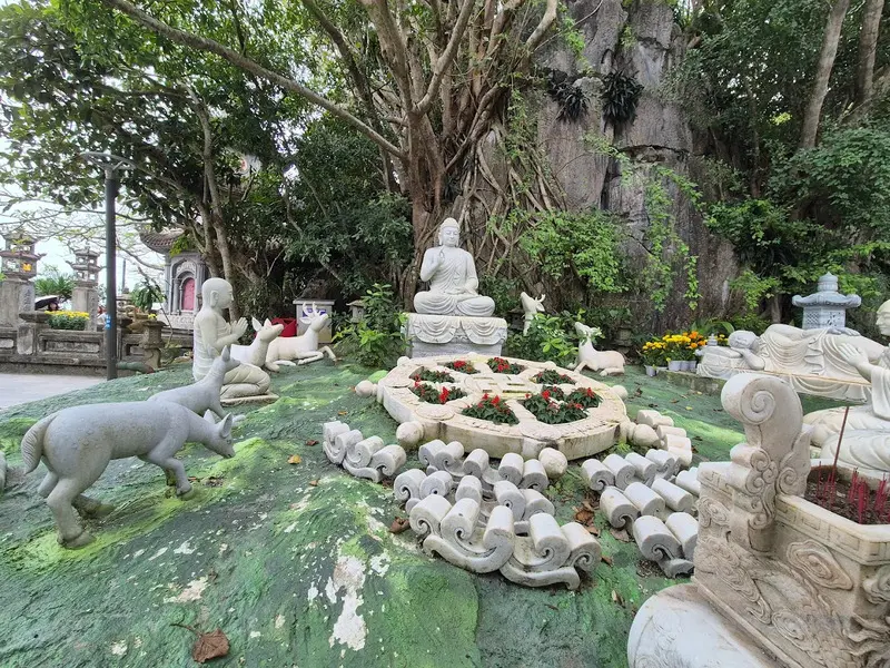 V&atilde;n cảnh 3 ng&ocirc;i ch&ugrave;a Linh Ứng Đ&agrave; Nẵng - Tam gi&aacute;c t&acirc;m linh của phố biển 7