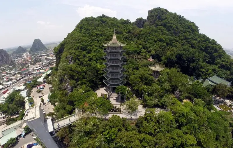 V&atilde;n cảnh 3 ng&ocirc;i ch&ugrave;a Linh Ứng Đ&agrave; Nẵng - Tam gi&aacute;c t&acirc;m linh của phố biển 6
