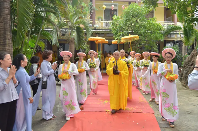 V&atilde;n cảnh ch&ugrave;a Ph&aacute;p L&acirc;m Đ&agrave; Nẵng, kh&ocirc;ng gian linh thi&ecirc;ng v&agrave; cổ k&iacute;nh 6