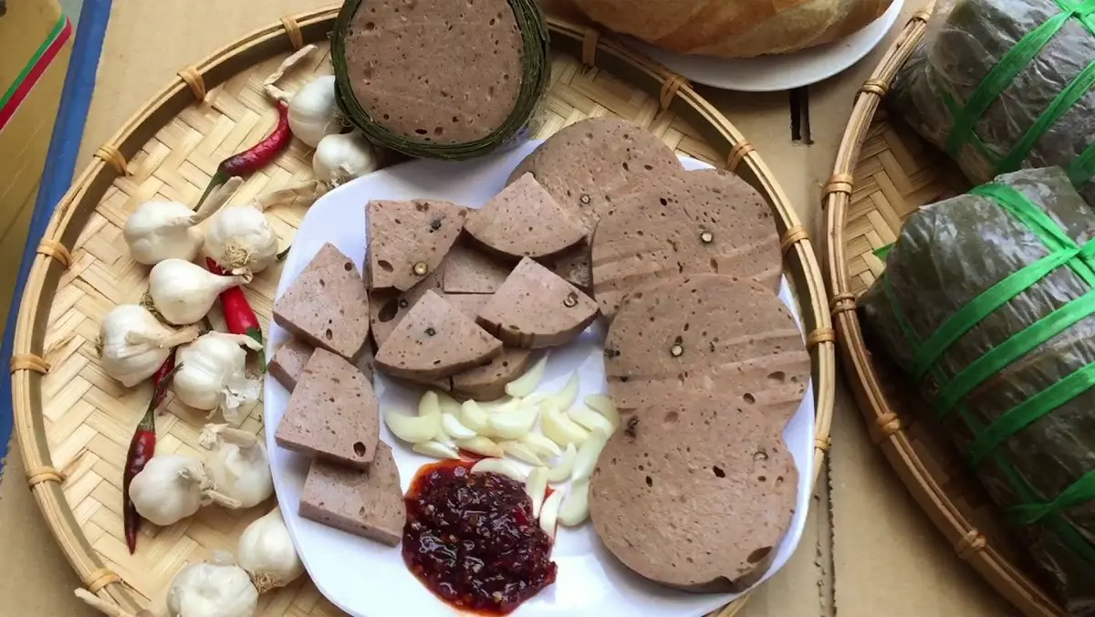 Chả bò Đà Nẵng: Bạn biết gì về đặc sản làm quà nổi tiếng miền Trung này?