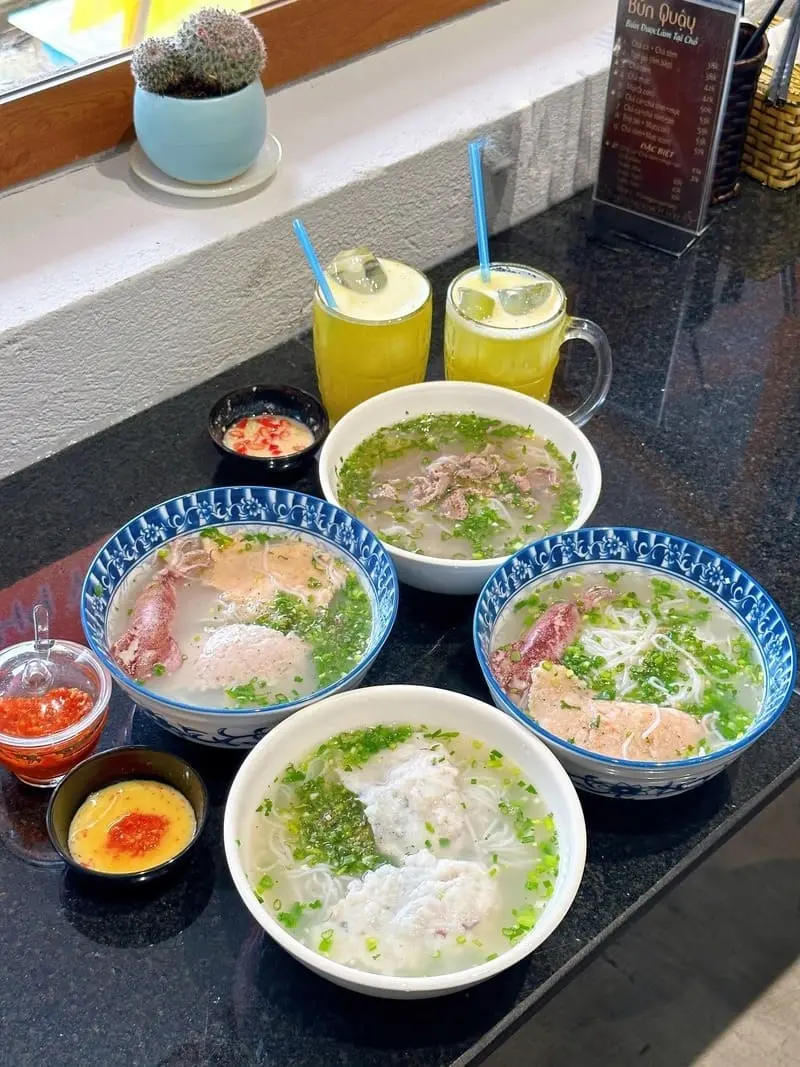 Bún quậy Đà Nẵng: Trải nghiệm đậm vị biển giữa lòng phố 4