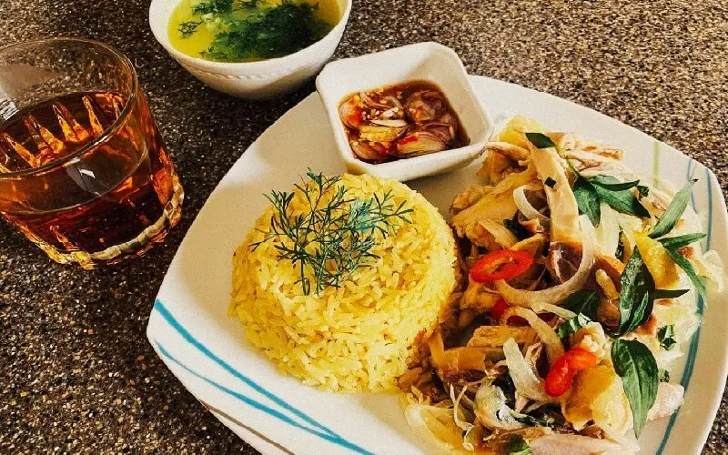 Cơm g&agrave; Đ&agrave; Nẵng - M&oacute;n ngon Đ&agrave; Th&agrave;nh tưởng lạ m&agrave; quen, ngỡ quen m&agrave; lạ 12