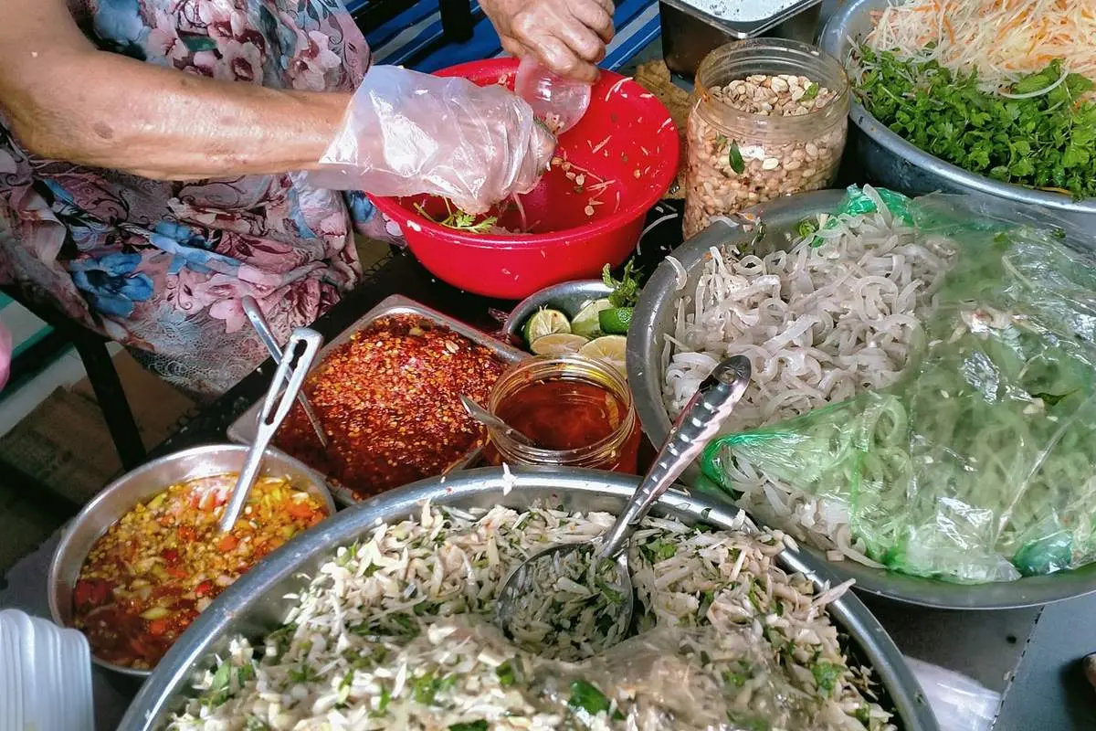 Đậm đ&agrave; hương vị m&iacute;t trộn Đ&agrave; Nẵng - M&oacute;n ngon trứ danh m&agrave; mộc mạc 3
