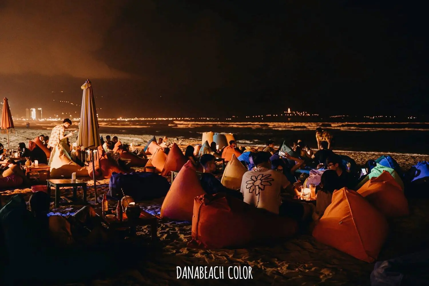 Danabeach Color - Qu&aacute;n c&agrave; ph&ecirc; b&atilde;i biển độc đ&aacute;o giữa l&ograve;ng Đ&agrave; Nẵng 3