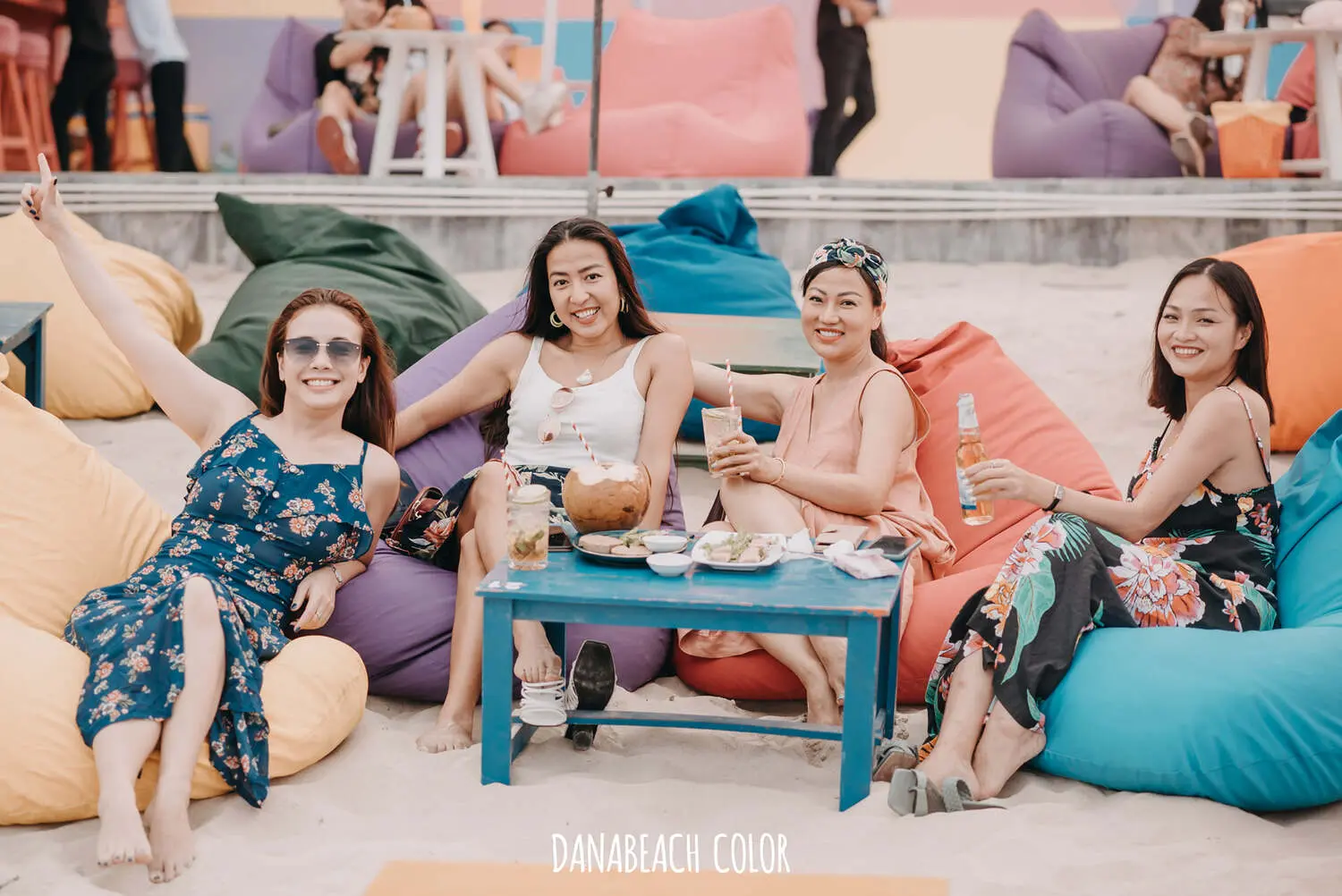 Danabeach Color - Qu&aacute;n c&agrave; ph&ecirc; b&atilde;i biển độc đ&aacute;o giữa l&ograve;ng Đ&agrave; Nẵng 21