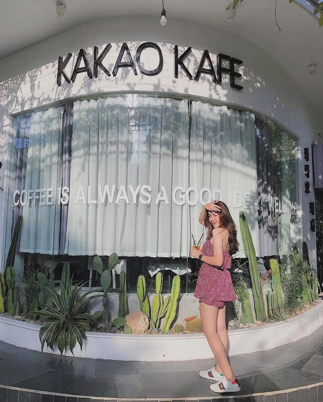 Hạ c&aacute;nh KAKAO KAFE &ndash; Nơi ra đời những bộ ảnh đậm chất H&agrave;n 12