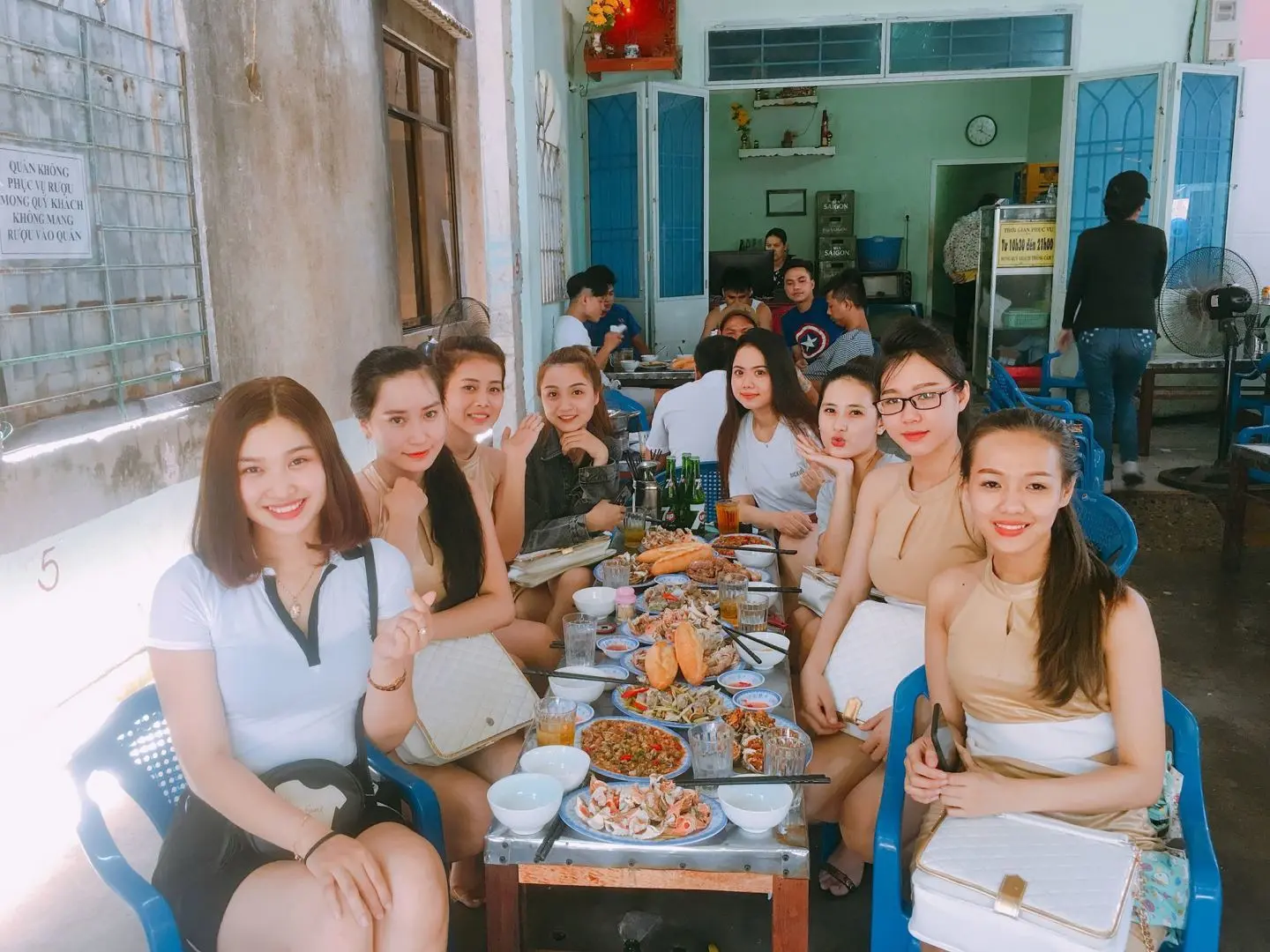 Hải sản Năm Đảnh - Qu&aacute;n hải sản nổi tiếng nhất Đ&agrave; Nẵng c&oacute; ngon như lời đồn? 2