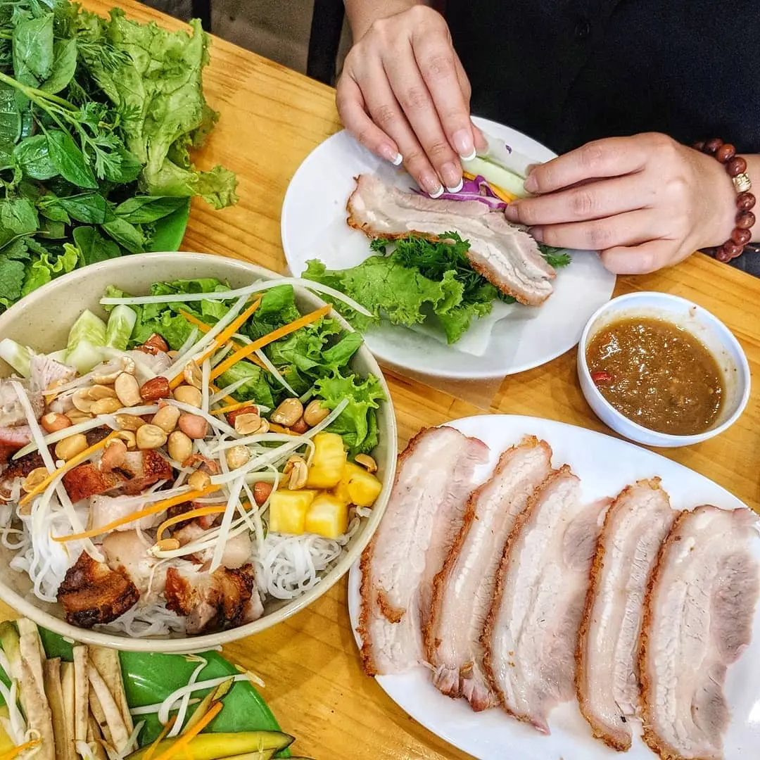 Kinh nghiệm ăn uống tại Đ&agrave; Nẵng bạn đ&atilde; biết chưa? 4