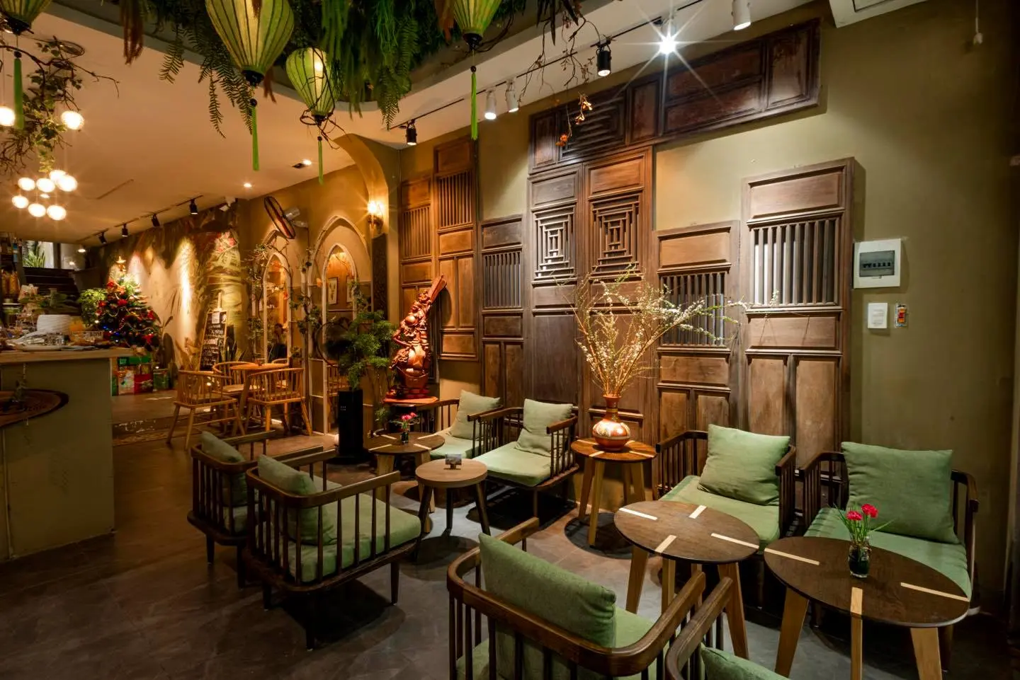 Muốn họp mặt bạn b&egrave;, nhớ ngay đến Fil&rsquo;s Cafe 3