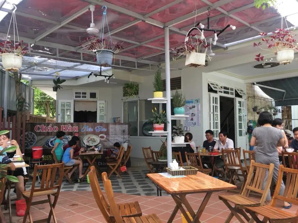 Qu&aacute;n H&agrave;u Ti&ecirc;n Sơn -Thưởng thức đặc sản h&agrave;u thứ thiệt ngay Đ&agrave; Nẵng 10