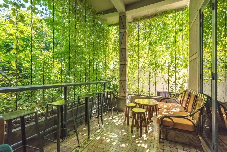 The 59 Caf&eacute; &ndash; Qu&aacute;n caf&eacute; n&uacute;p hẻm với vẻ đẹp ho&agrave;i cổ đặc biệt 20