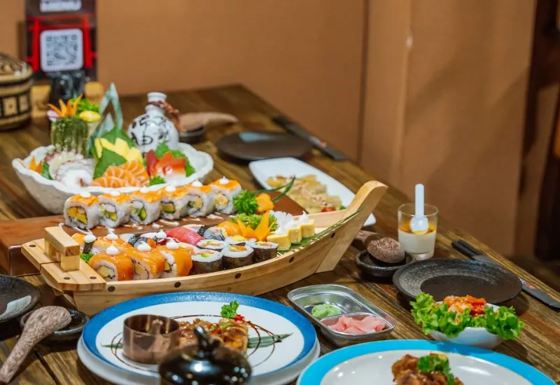 Top 13 qu&aacute;n sushi Đ&agrave; Nẵng si&ecirc;u ngon v&agrave; chất lượng nhất 7