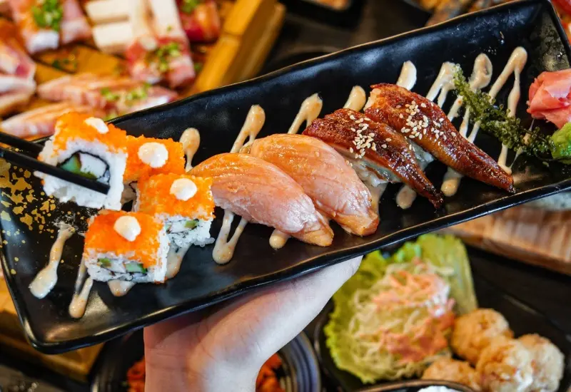 Top 13 qu&aacute;n sushi Đ&agrave; Nẵng si&ecirc;u ngon v&agrave; chất lượng nhất 3