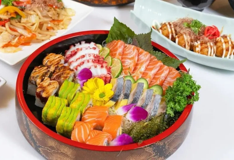 Top 13 qu&aacute;n sushi Đ&agrave; Nẵng si&ecirc;u ngon v&agrave; chất lượng nhất 10