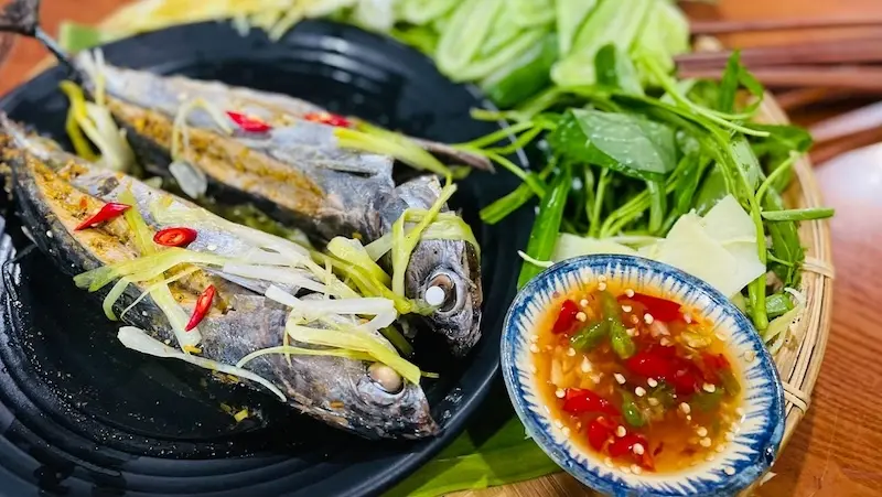 Top 7 qu&aacute;n c&aacute; nục hấp cuốn b&aacute;nh tr&aacute;ng hấp dẫn tại Đ&agrave; th&agrave;nh 5