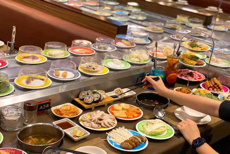Top 8 nh&agrave; h&agrave;ng buffet Đ&agrave; Nẵng với v&ocirc; v&agrave;n m&oacute;n ăn ngon 3