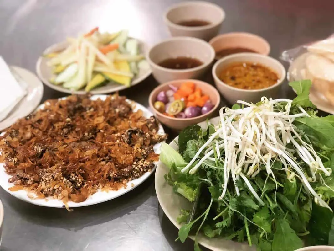 Ghé Thưởng Thức Đặc Sản Tại Lẩu bò Sáu Hưng – Quán Lẩu Bò Nức Tiếng Đà Nẵng