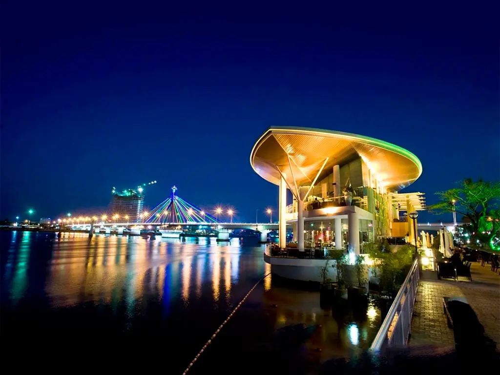 Memory Lounge Đà Nẵng - Chiếc lá khổng lồ bên cạnh sông Hàn