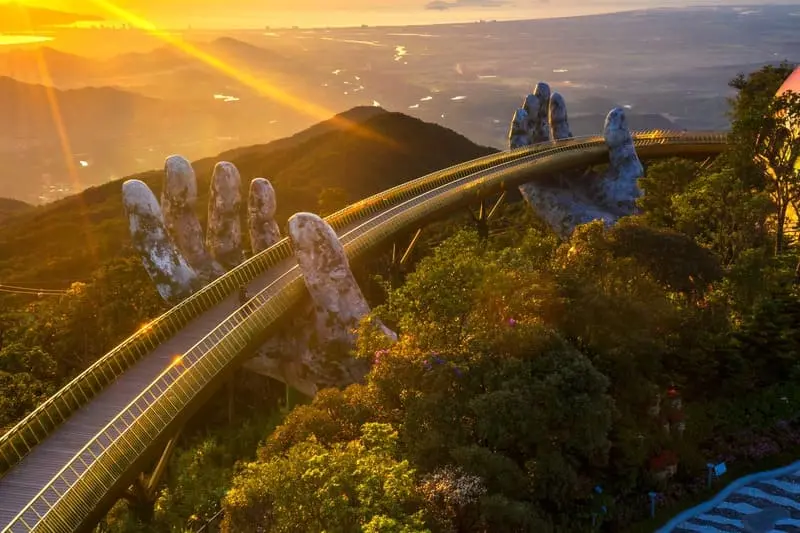 Cẩm nang du lịch B&agrave; N&agrave; Hills 2026: Gi&aacute; v&eacute;, vui chơi, ăn uống 4