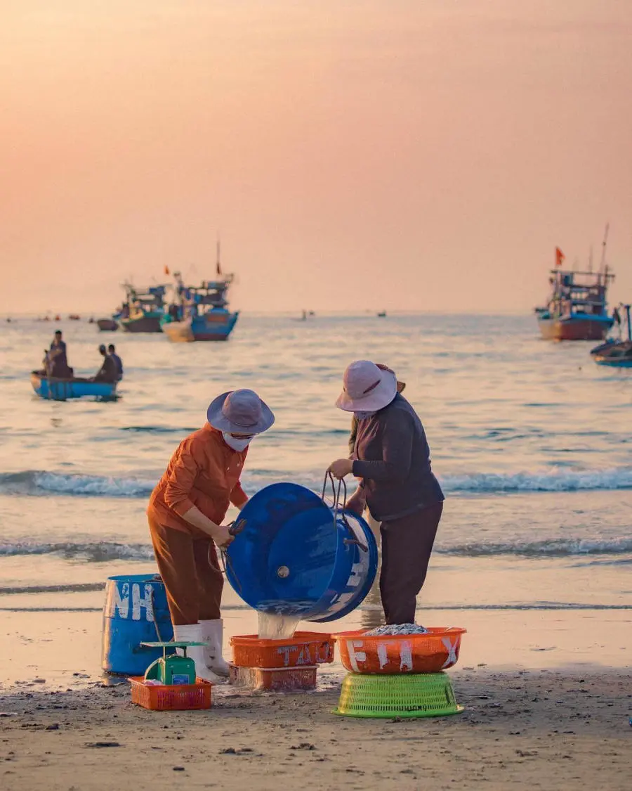 Dậy sớm Đ&oacute;n b&igrave;nh minh tr&ecirc;n biển M&acirc;n Th&aacute;i đẹp m&ecirc; ly 9