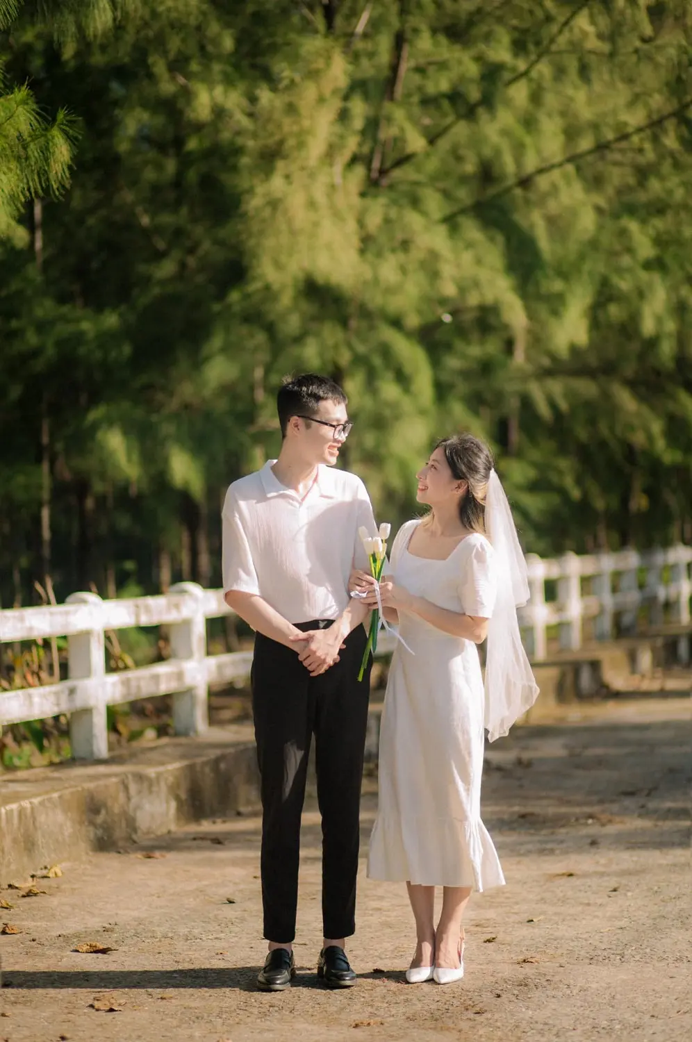 Về đ&acirc;y, m&igrave;nh c&ugrave;ng nhau l&agrave;m n&ecirc;n album t&igrave;nh y&ecirc;u tại con đường th&ocirc;ng Đ&agrave; Nẵng 15