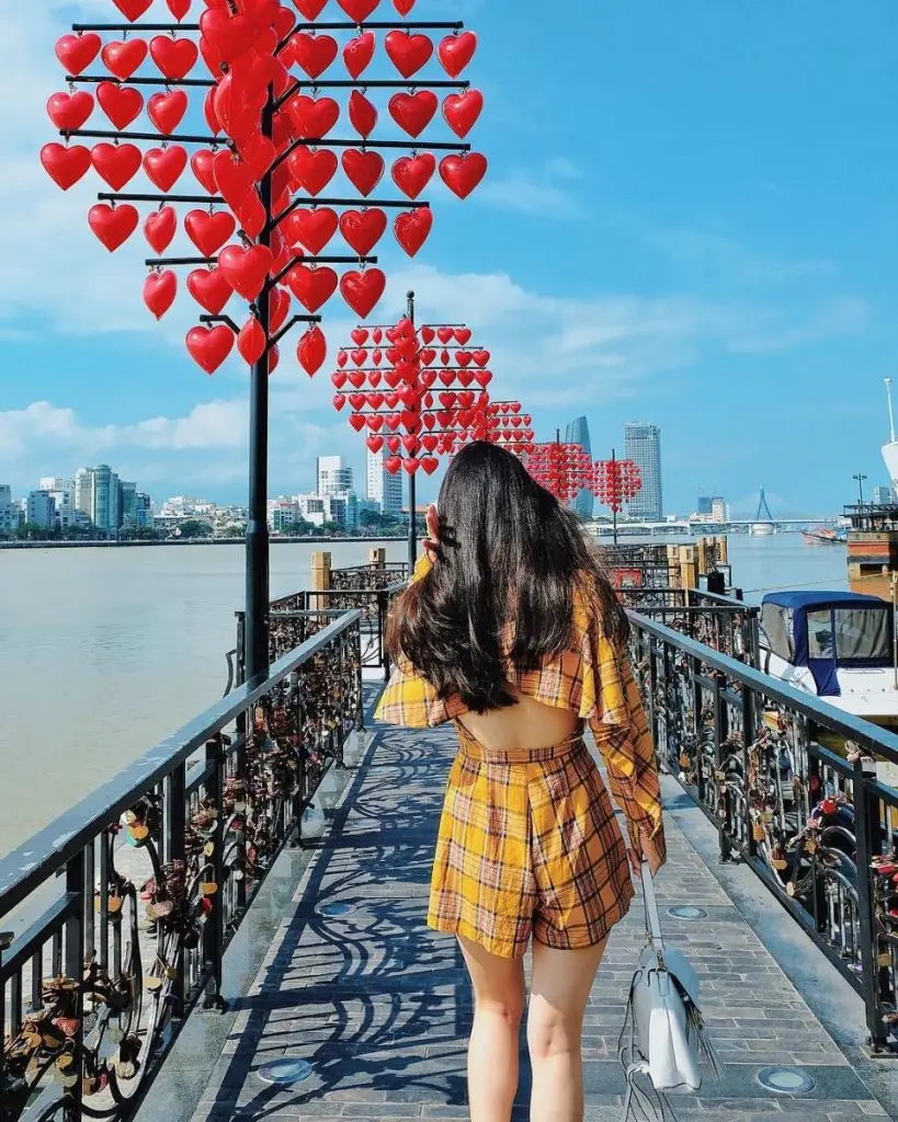 Lịch trình Đà Nẵng 5N4Đ tự túc - Chuyến đi dài hơi đáng giá nhất thanh xuân 4