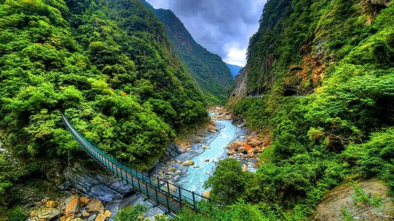 Chi&ecirc;m ngưỡng Hoa Li&ecirc;n, tr&aacute;i tim xanh của du lịch xứ Đ&agrave;i 2