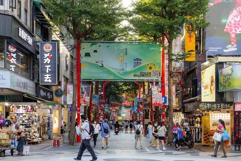 Chinh phục chợ đêm Ximending và khám phá thiên đường ẩm thực xứ Đài 4