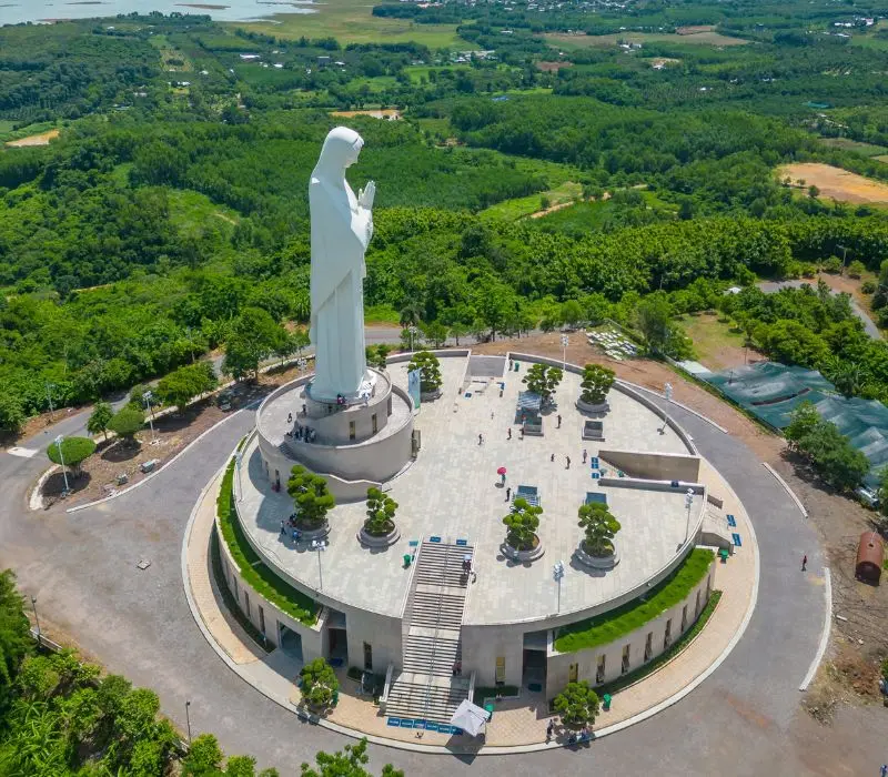 Hành hương Đức Mẹ Núi Cúi, điểm đến tâm linh ngay tại Đồng Nai
