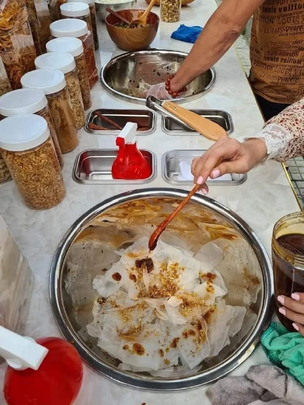 B&aacute;nh tr&aacute;ng ZoZo, qu&aacute;n ăn vặt nức tiếng tại Gia Lai 4