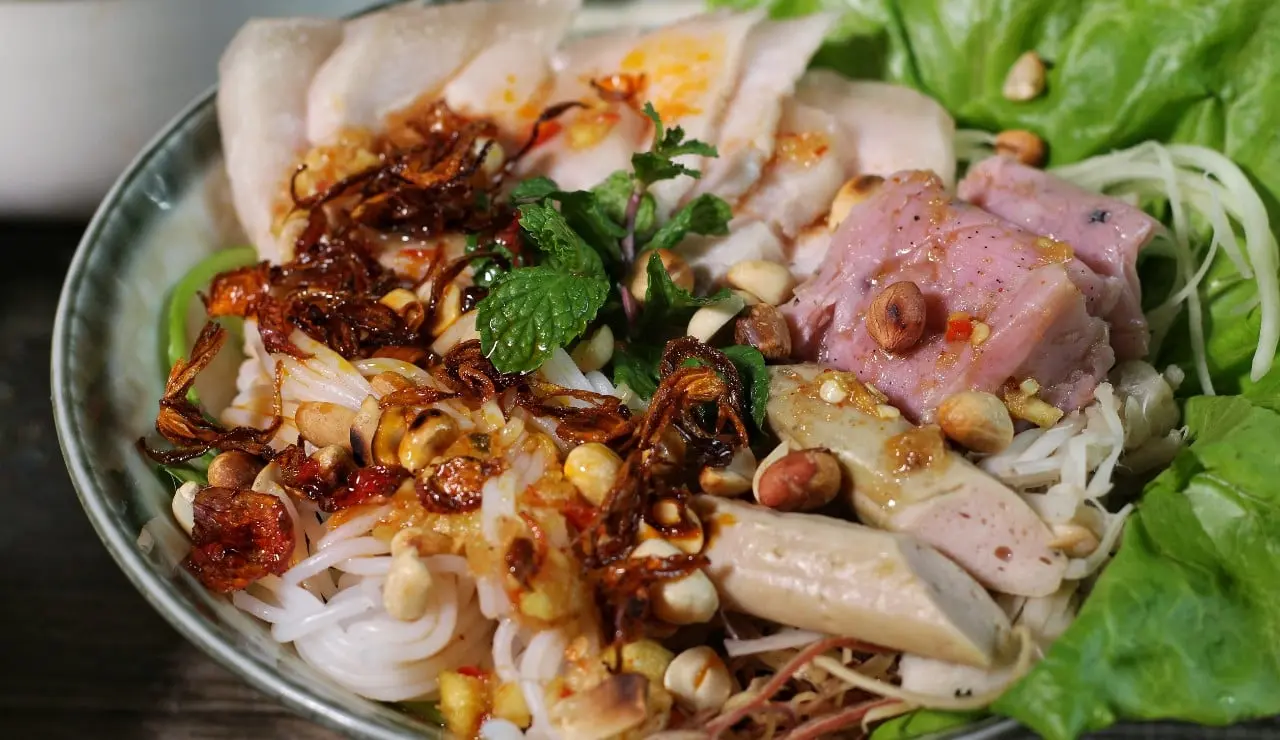 B&uacute;n mắm n&ecirc;m Gia Lai, đặc sản lạ vị giữa l&ograve;ng đại ng&agrave;n 5