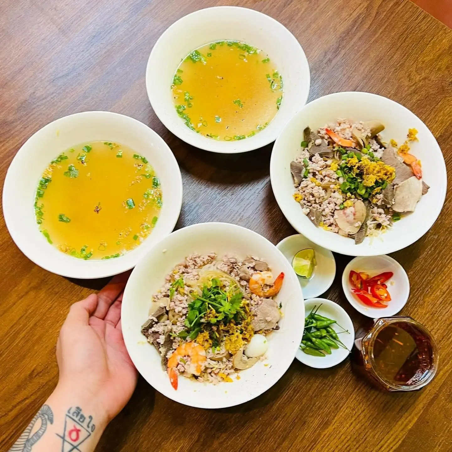 Đến Qu&aacute;n &ocirc;ng Mạnh để thưởng thức những m&oacute;n ăn quốc d&acirc;n tại Gia Lai 6
