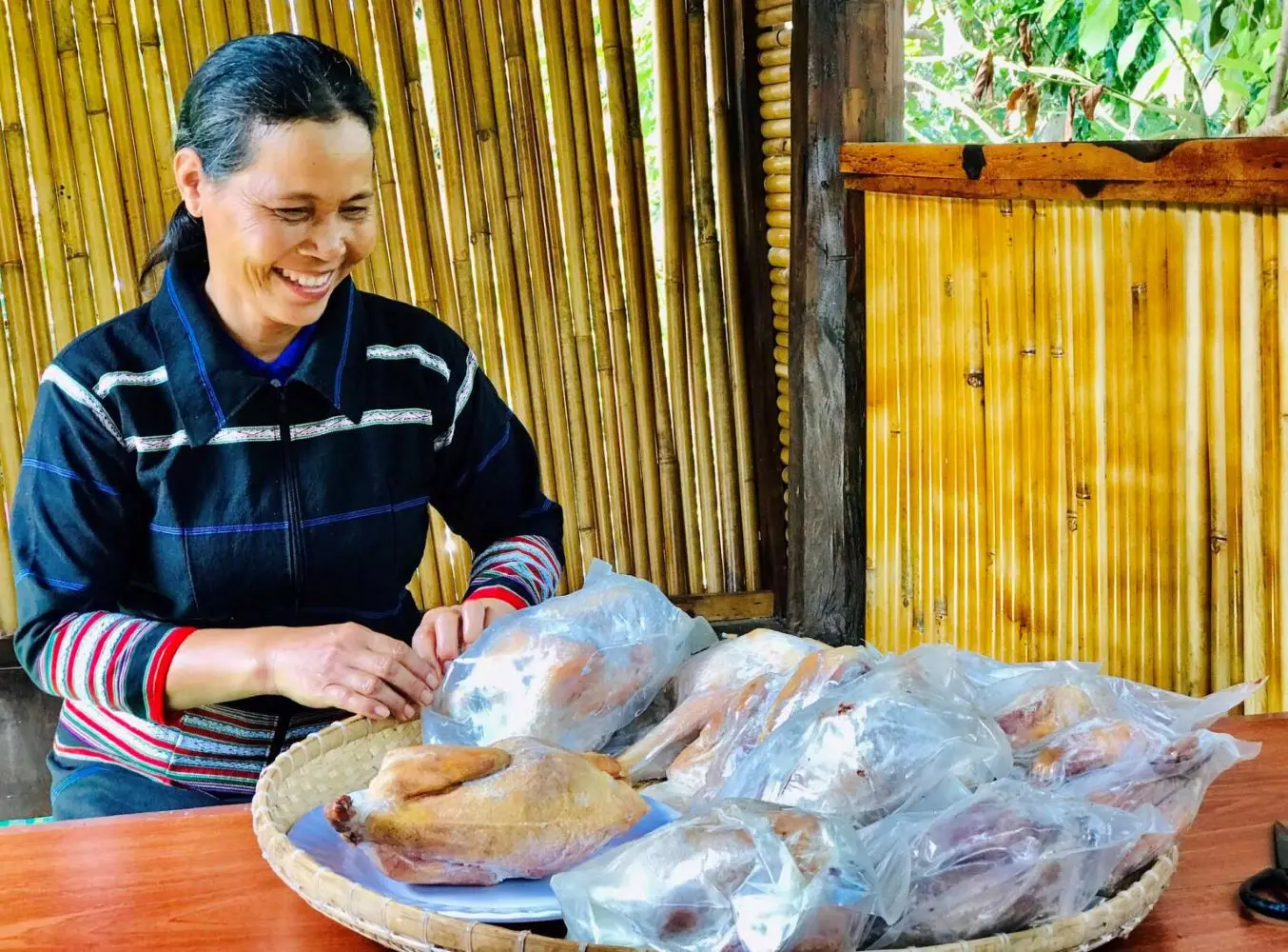 G&agrave; x&ocirc;ng kh&oacute;i Jơ Rai, đặc sản phố n&uacute;i phải thử một lần ở Gia Lai 3