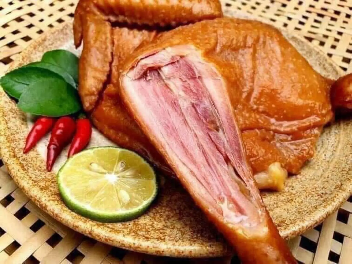 G&agrave; x&ocirc;ng kh&oacute;i Jơ Rai, đặc sản phố n&uacute;i phải thử một lần ở Gia Lai 4