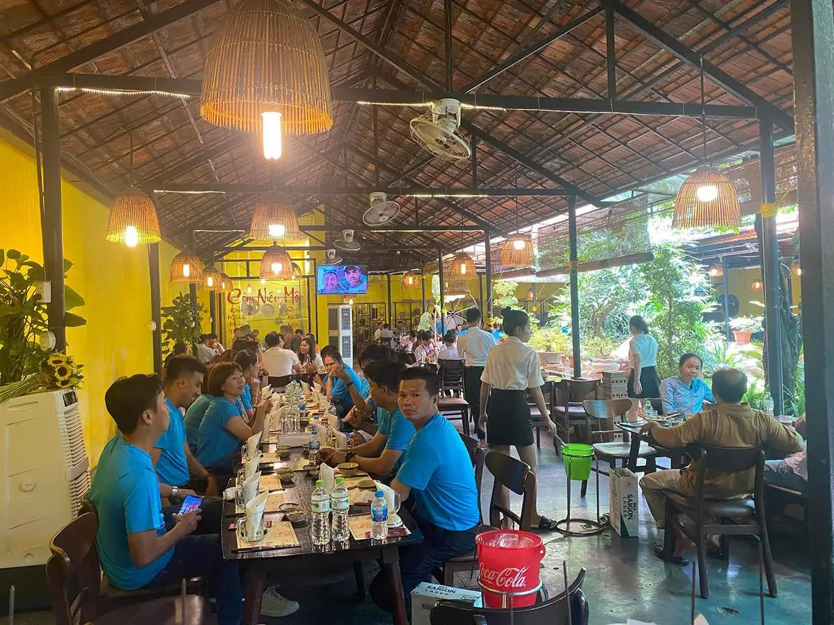 Gh&eacute; Cơm ni&ecirc;u Mộc Gia Lai thưởng thức tinh t&uacute;y ẩm thực Việt 3