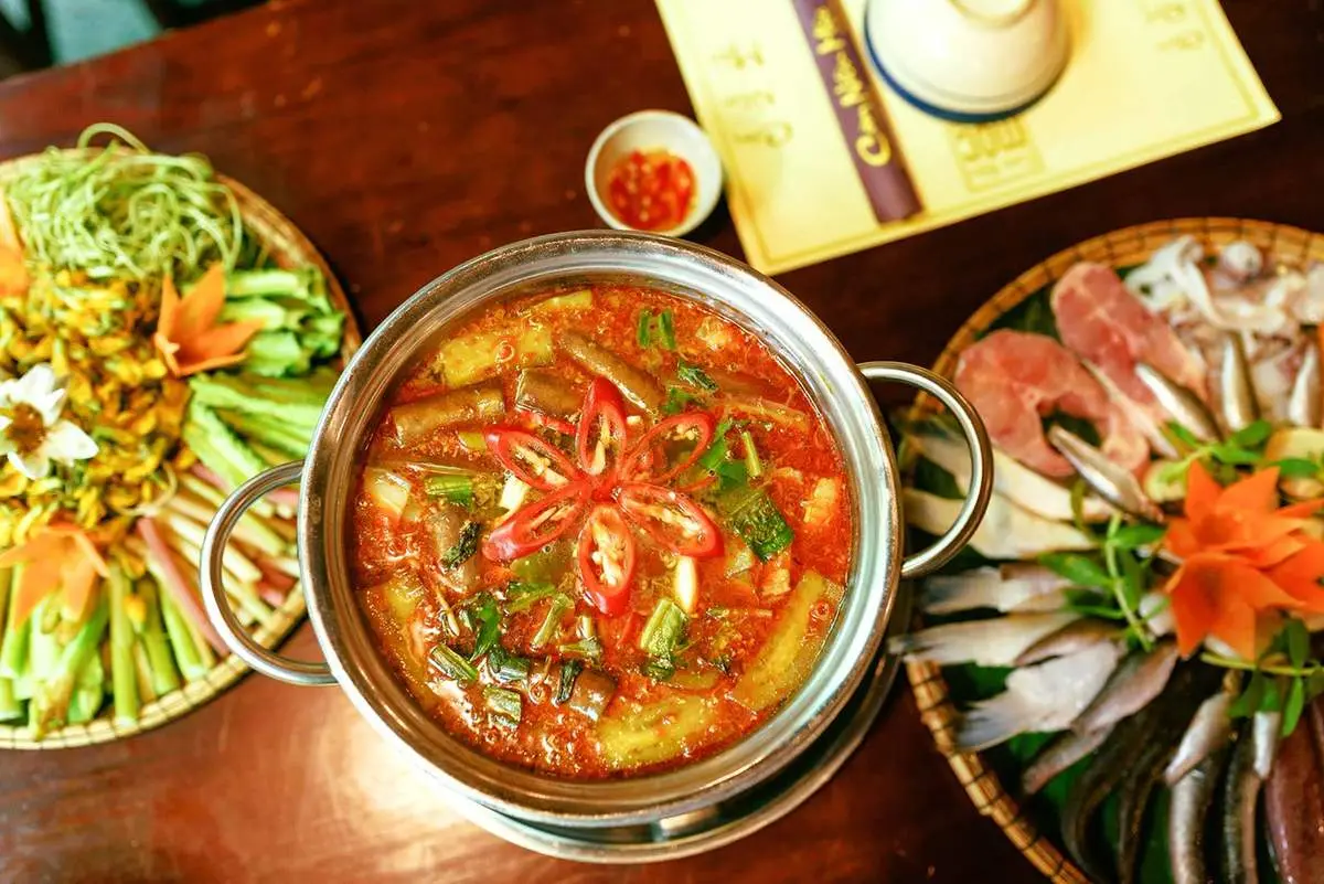 Gh&eacute; Cơm ni&ecirc;u Mộc Gia Lai thưởng thức tinh t&uacute;y ẩm thực Việt 9
