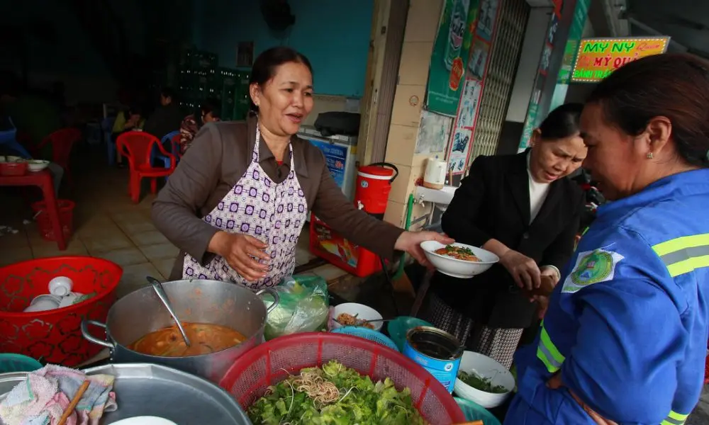 Gh&eacute; Qu&aacute;n m&igrave; quảng Ph&uacute; Chi&ecirc;m Pleiku nổi tiếng gần xa 6