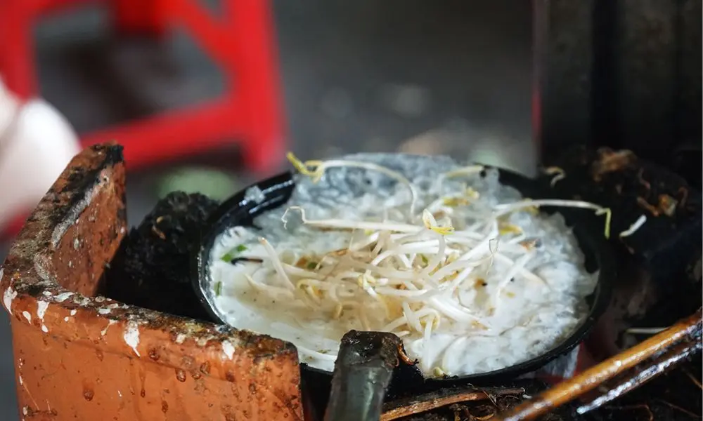 Gh&eacute; thăm qu&aacute;n B&aacute;nh x&egrave;o b&agrave; T&aacute;m cực nổi tiếng tại Pleiku 7