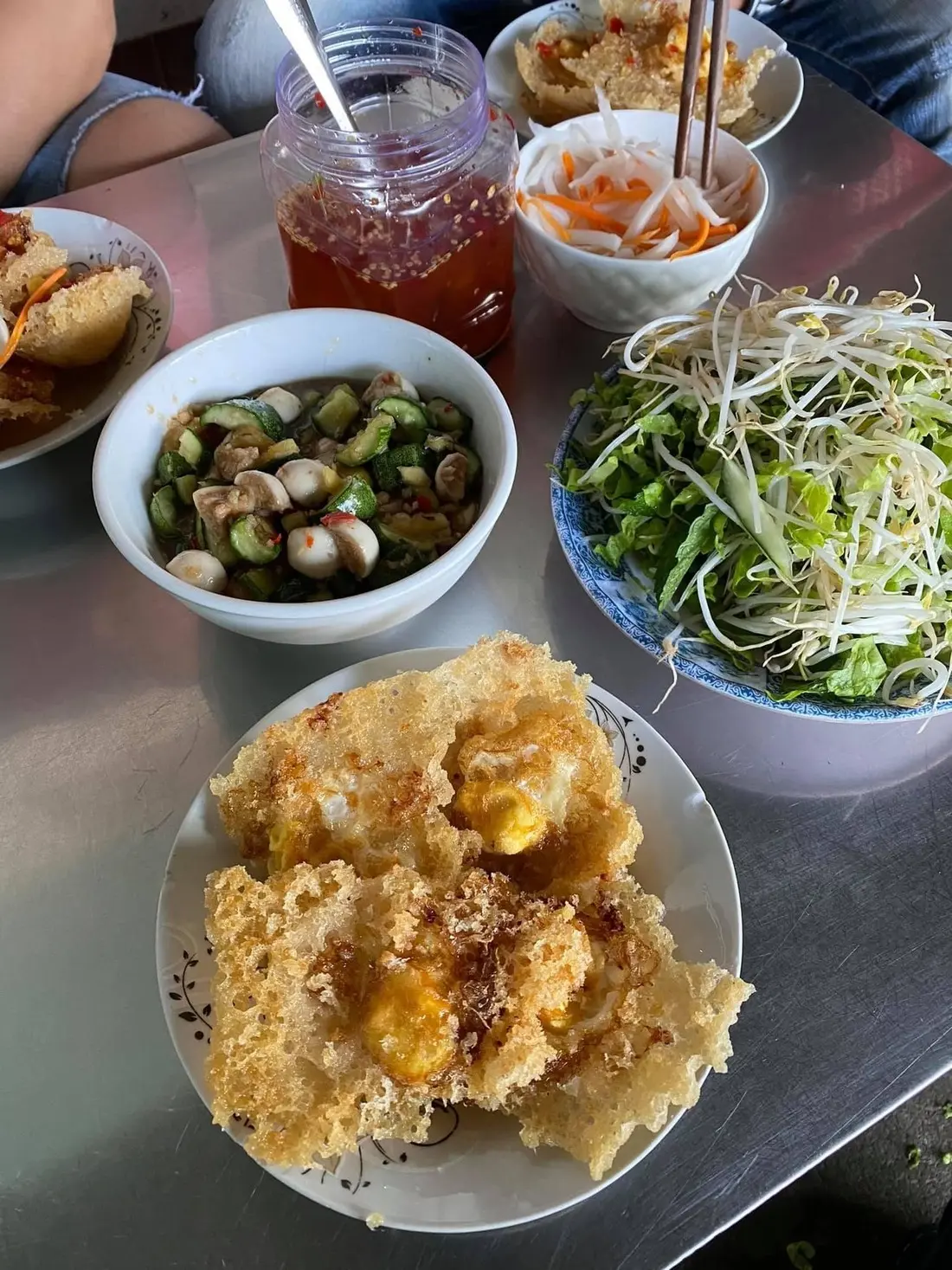 Kh&aacute;m ph&aacute; b&aacute;nh khọt mắm c&agrave; c&ocirc; Linh, qu&aacute;n ăn b&igrave;nh d&acirc;n tại Gia Lai 4
