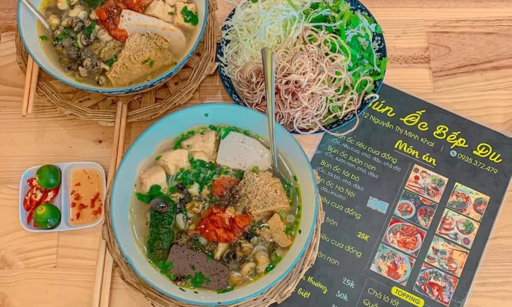 Kh&aacute;m ph&aacute; qu&aacute;n B&uacute;n Ốc Bếp Du thơm ngon nức tiếng của Gia Lai 5