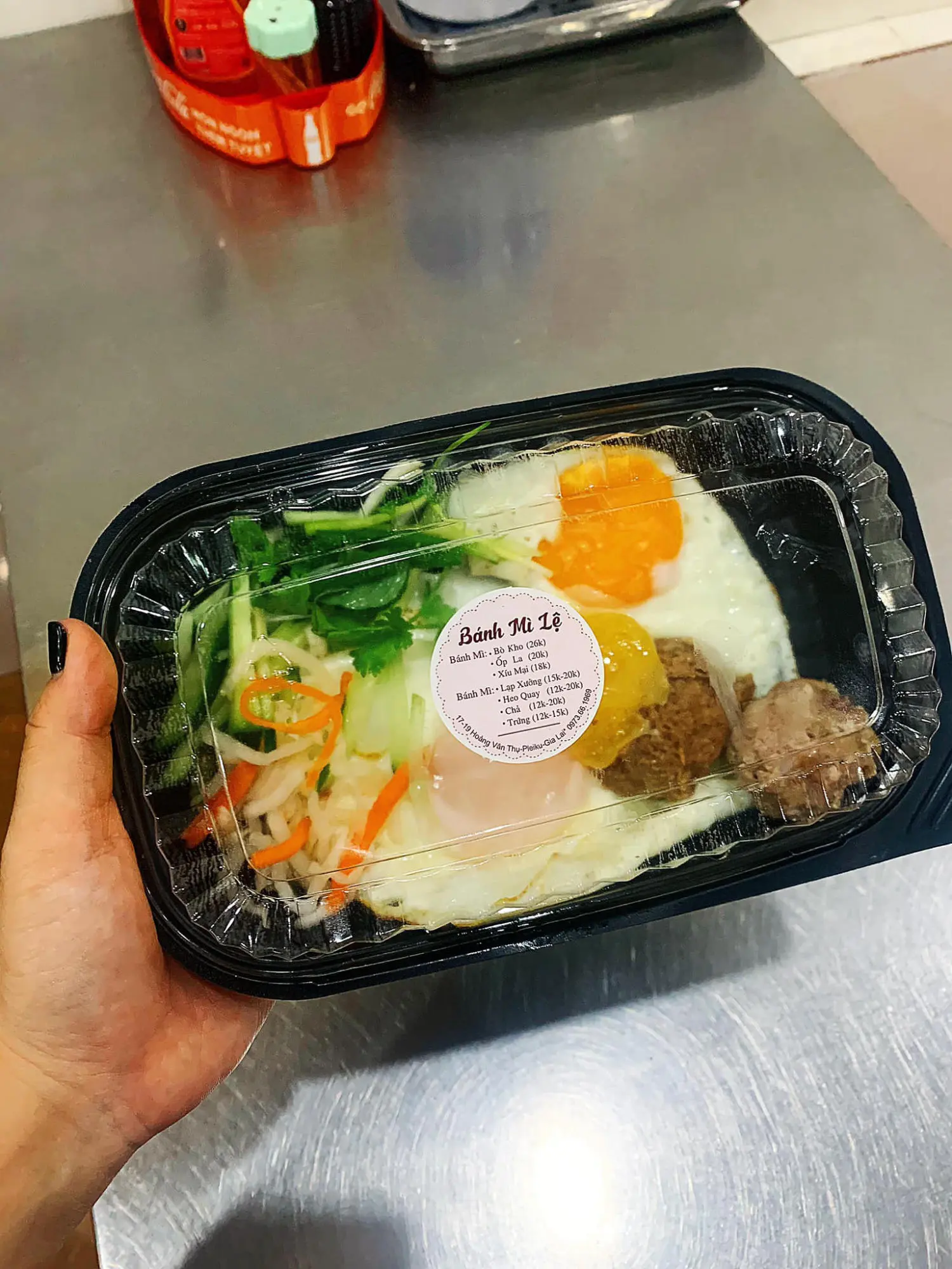 Thưởng thức B&aacute;nh m&igrave; Lệ b&igrave;nh d&acirc;n giữa l&ograve;ng phố n&uacute;i Gia Lai 5