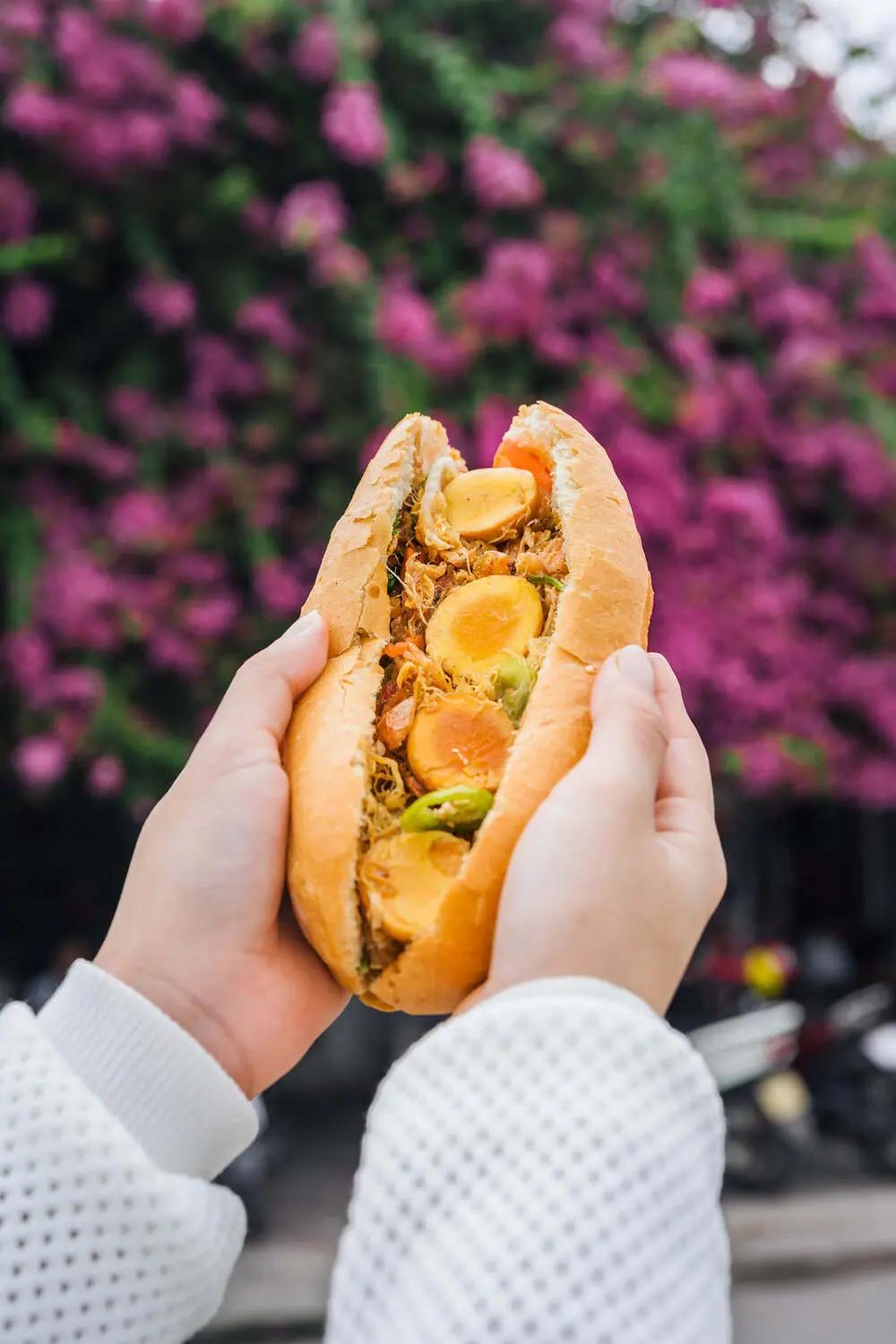 Trải nghiệm tiệm b&aacute;nh m&igrave; nhỏ với hơn 10 loại topping độc lạ ở Gia Lai 2