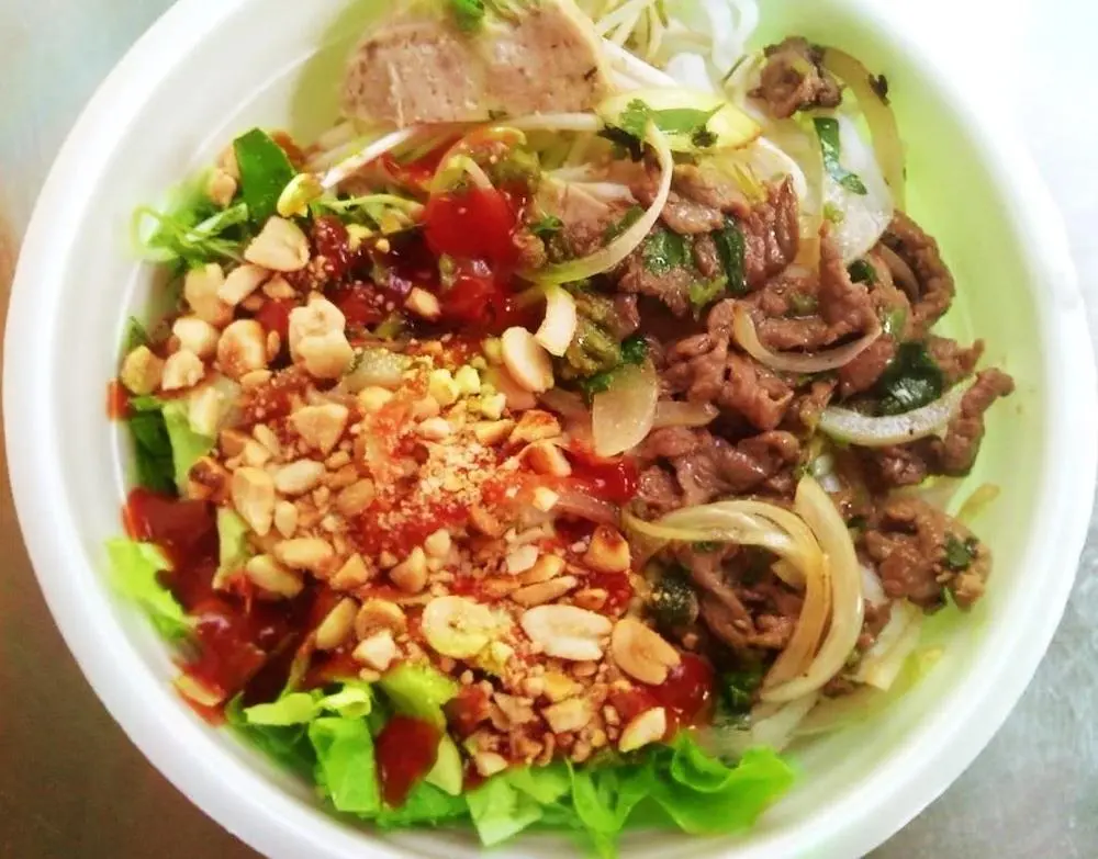 Đến Đ&ocirc;ng Bắc th&igrave; phải thử ngay Phở chua H&agrave; Giang 3